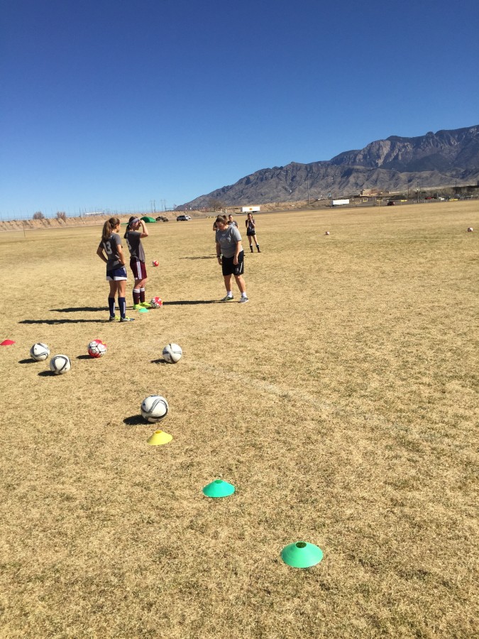 Seattle Reign Head Coach Laura Harvey working with Rio Rapids 01G (plus a few guest players)